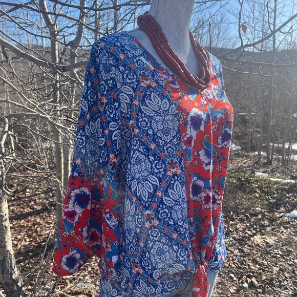 FIG AND FLOWER BOHO BLOUSE SIZE LG blue and red stylish top - Picture 2 of 16